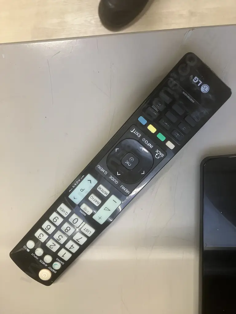 LG 50" (127cm) HD Plasma TV With Remote Control. Model 50PJ350 (Nov 2010) Image 1++