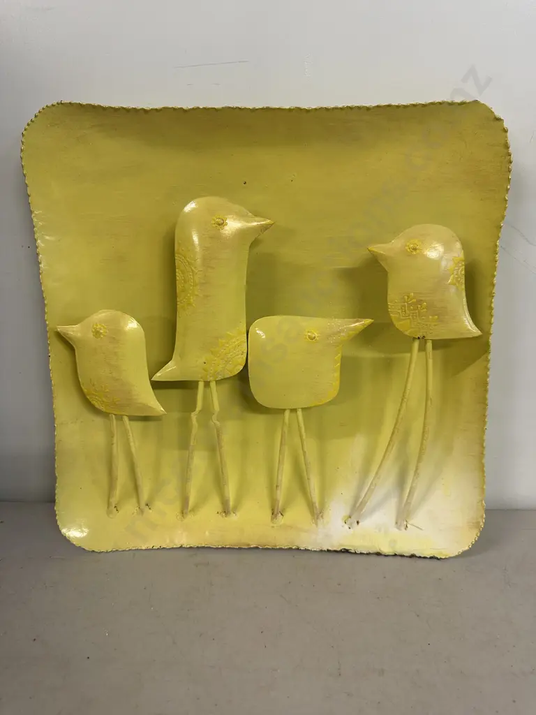 Yellow Metal Wall Art Bird Figurine 35x35cm. Image 1++