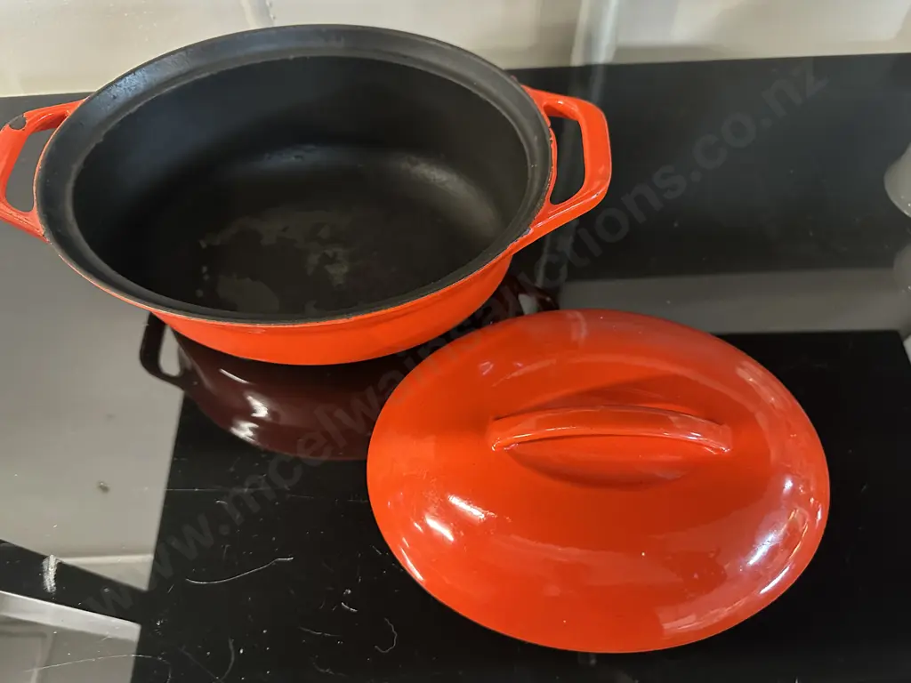Colorcast Waterford Ireland Red Lidded Oval Casserole Dish Image 1++