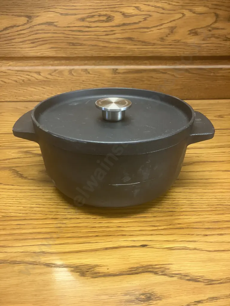 KitchenAid 3.3L / 3.5qt Enamelled Cast iron Casserole Dish With Lid Image 1++