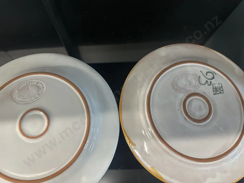 Pair Of Morris & James Plates Matakana New Zealand  Image 1++