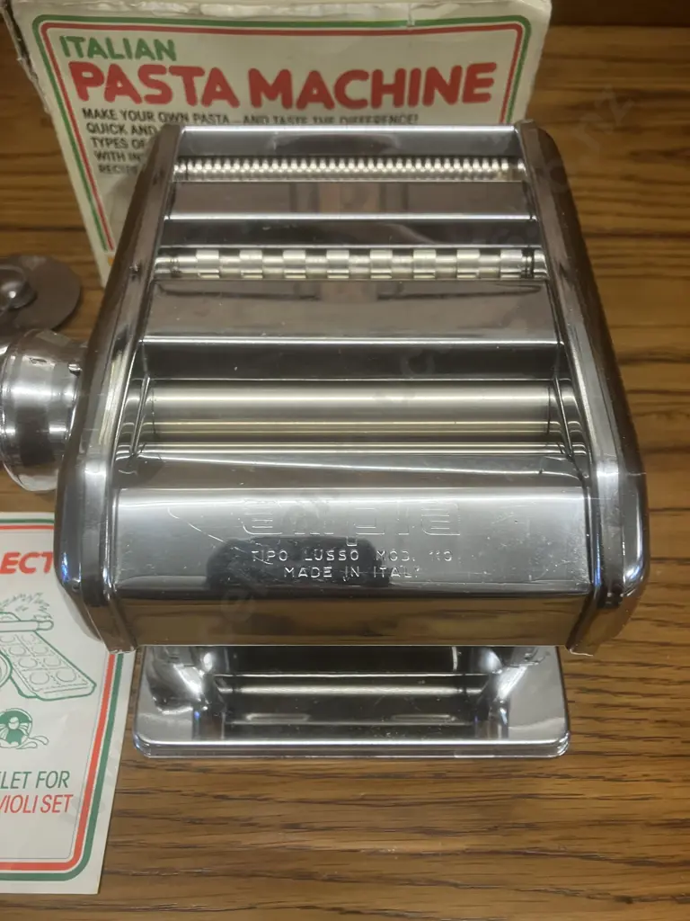 Ampia Pasta Machine TIPO LUSSO MOD. 150 Made In Italy With Manual & Original Box Image 1++
