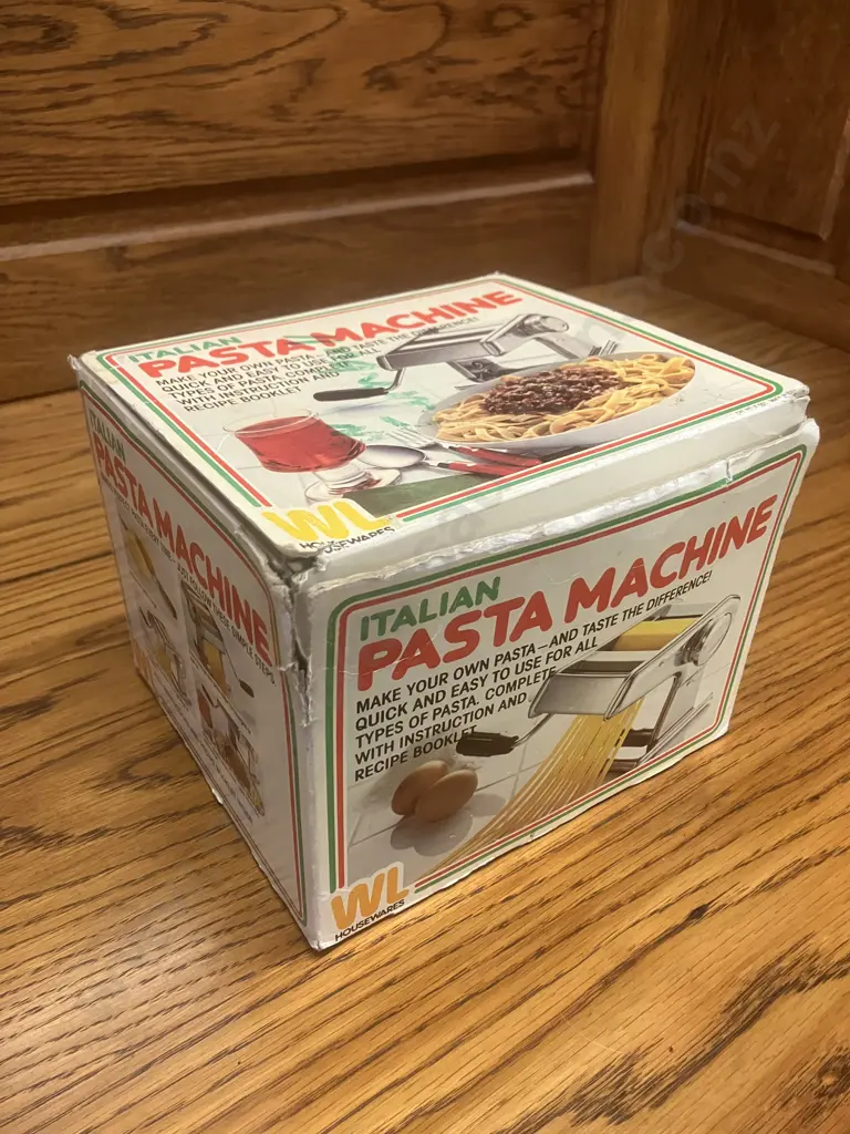 Ampia Pasta Machine TIPO LUSSO MOD. 150 Made In Italy With Manual & Original Box Image 1++