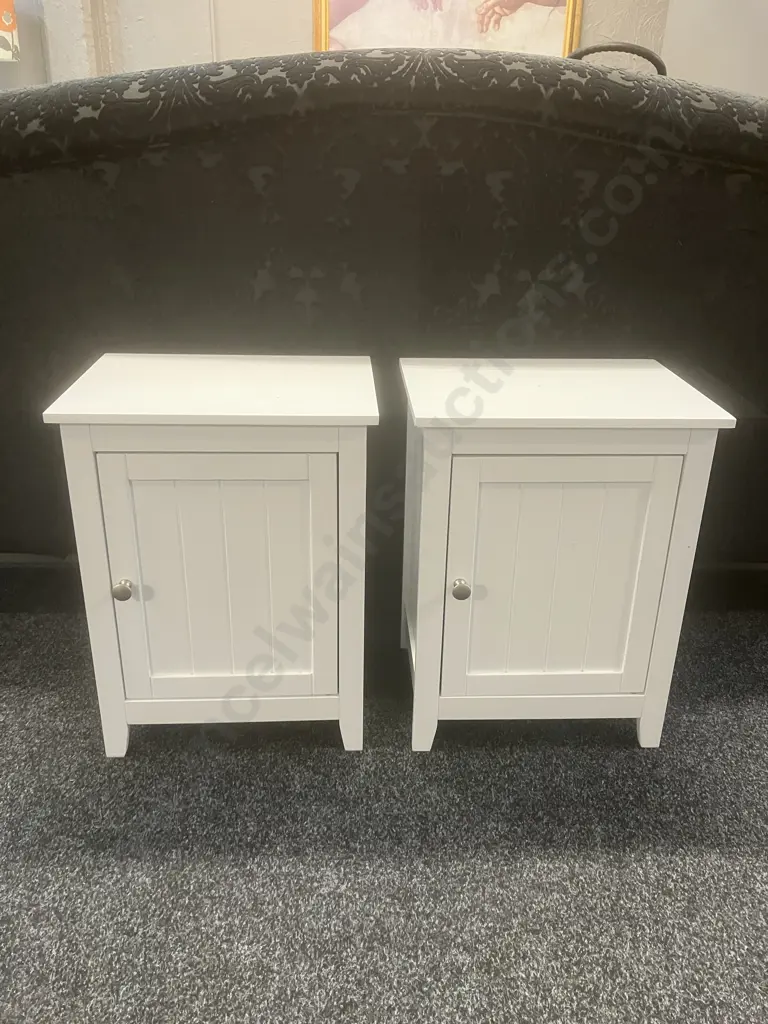 Pair of White Hamptons Bedside Tables, Single Door, Silver Knob. H52 W40 D30cm Image 1++