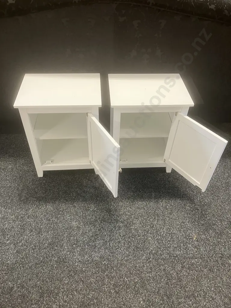 Pair of White Hamptons Bedside Tables, Single Door, Silver Knob. H52 W40 D30cm Image 1++