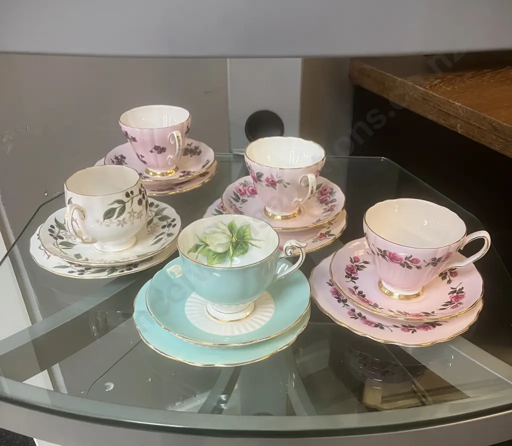 Lot of Five Colclough & Roslyn China Cup, Saucer, Plate Trios Image 1++