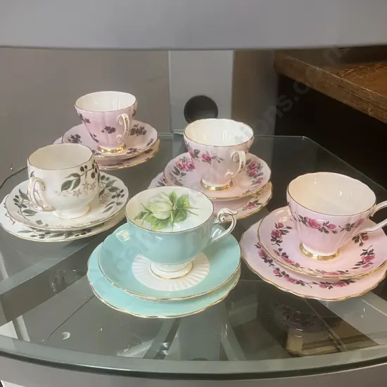 Lot of Five Colclough & Roslyn China Cup, Saucer, Plate Trios