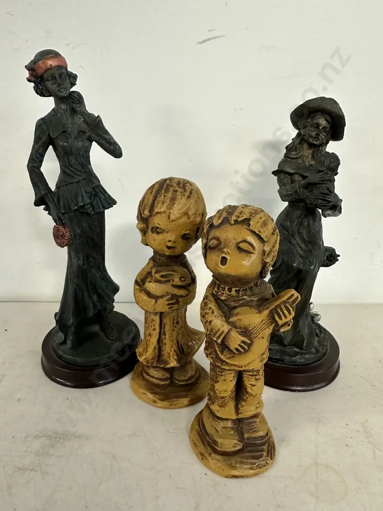 Selection Of Vintage Figurines Image 1++