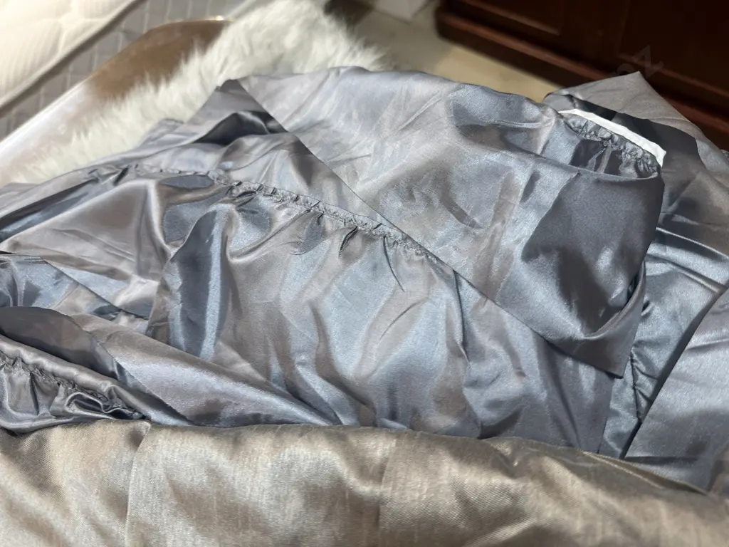 Grey Faux Fur Throw & Duvet Covers & Pillow Cases Image 1++