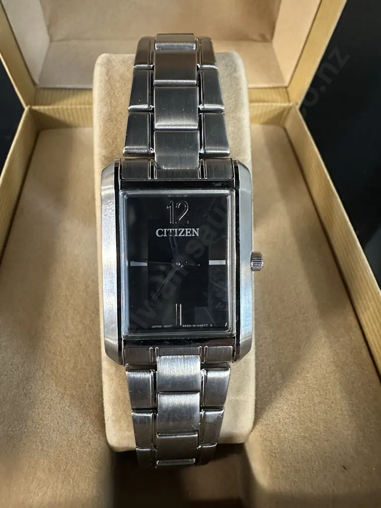 Vintage Citizen Watch In Case Image 1++