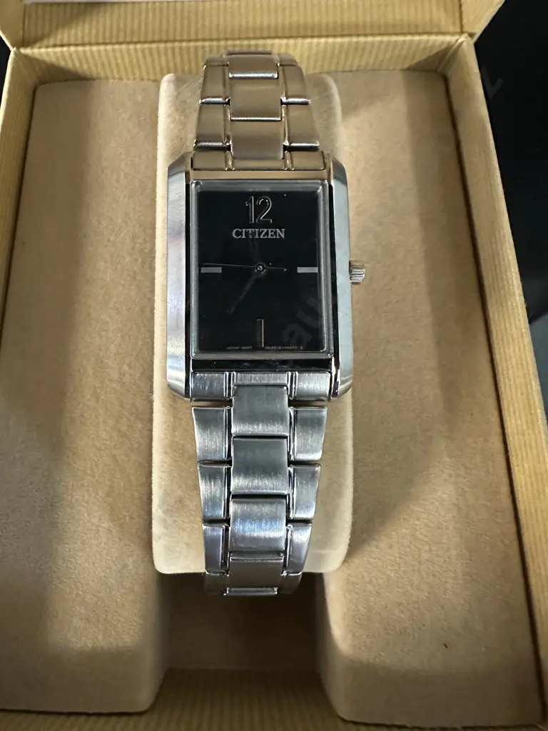 Vintage Citizen Watch In Case Image 1++