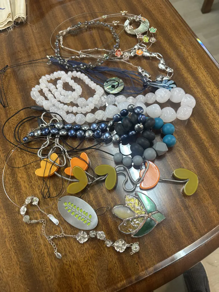 Selection Of Costume Jewellery Necklaces  Image 1++