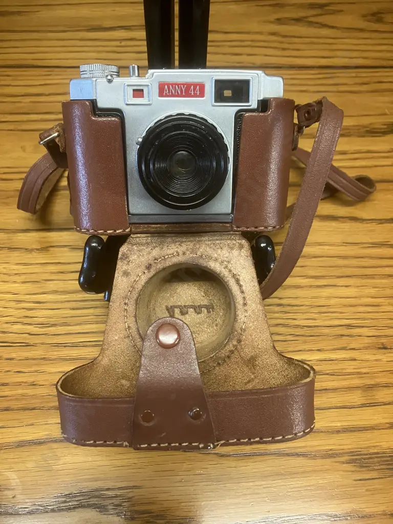 Vintage 1960s Japan Hoei (Hōei Sangyō Y.K.) Anny 44 Camera. 4X4cm, 127 Roll Film, Industrial Hoei 5cm f/8 Lens and Case Image 1++