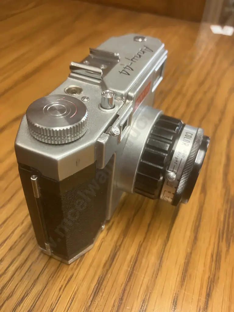 Vintage 1960s Japan Hoei (Hōei Sangyō Y.K.) Anny 44 Camera. 4X4cm, 127 Roll Film, Industrial Hoei 5cm f/8 Lens and Case Image 1++