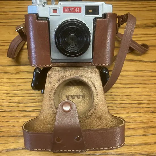 Vintage 1960s Japan Hoei (Hōei Sangyō Y.K.) Anny 44 Camera. 4X4cm, 127 Roll Film, Industrial Hoei 5cm f/8 Lens and Case