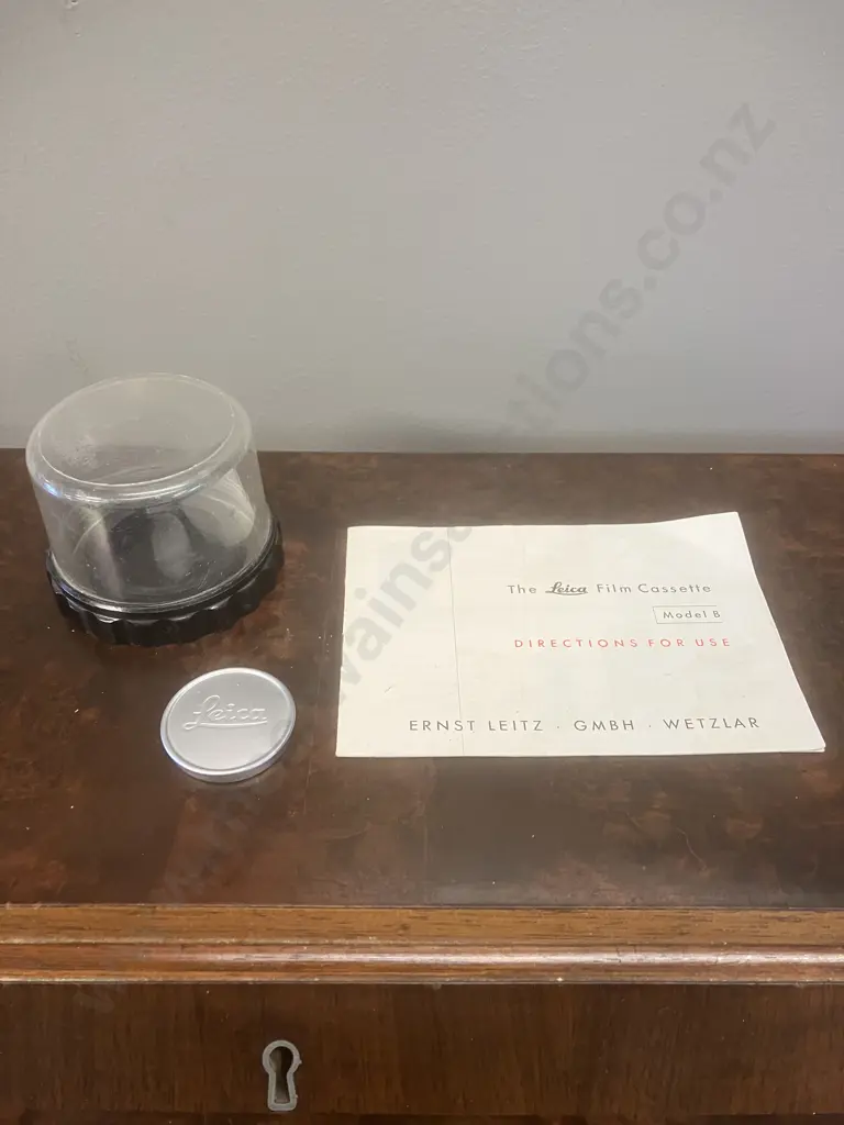 Leica Plastic Lens Bubble Display Case, Silver Lens Cap & "The Leica Film Cassette Model B" Directions For Use Image 1++