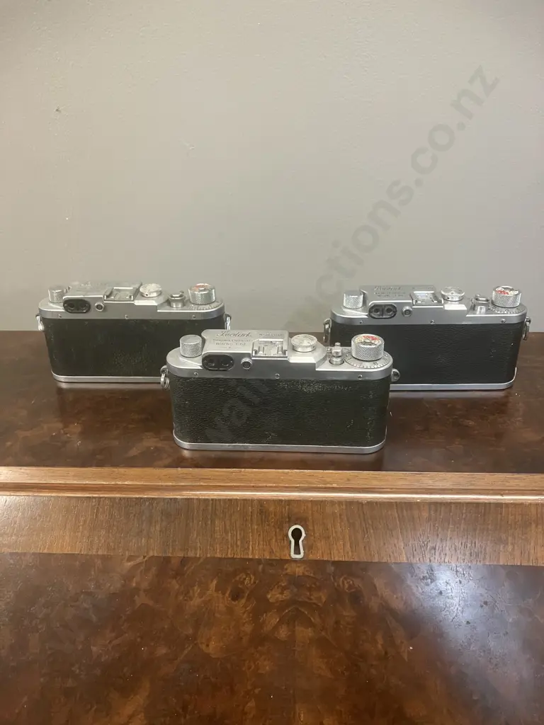 Leotax Model F (Japanese Leica IIIf Copy) #551878 #553466 #556404 Showa Optical Works, Ltd. Circa Mid 1950s Japan Image 1++