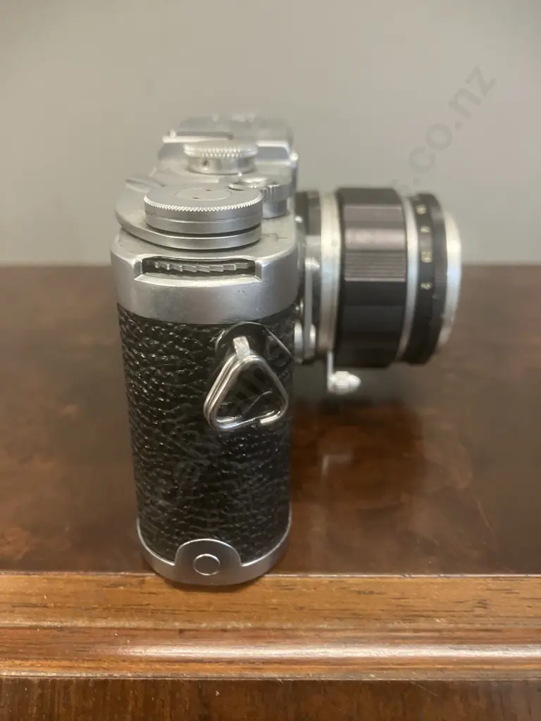 Leotax Model TV2/Merit (Japanese Leica Copy) #305677 With & Tokyo Kogaku Topcor-S 1:2 f=5cm Lens #552783 Image 1++