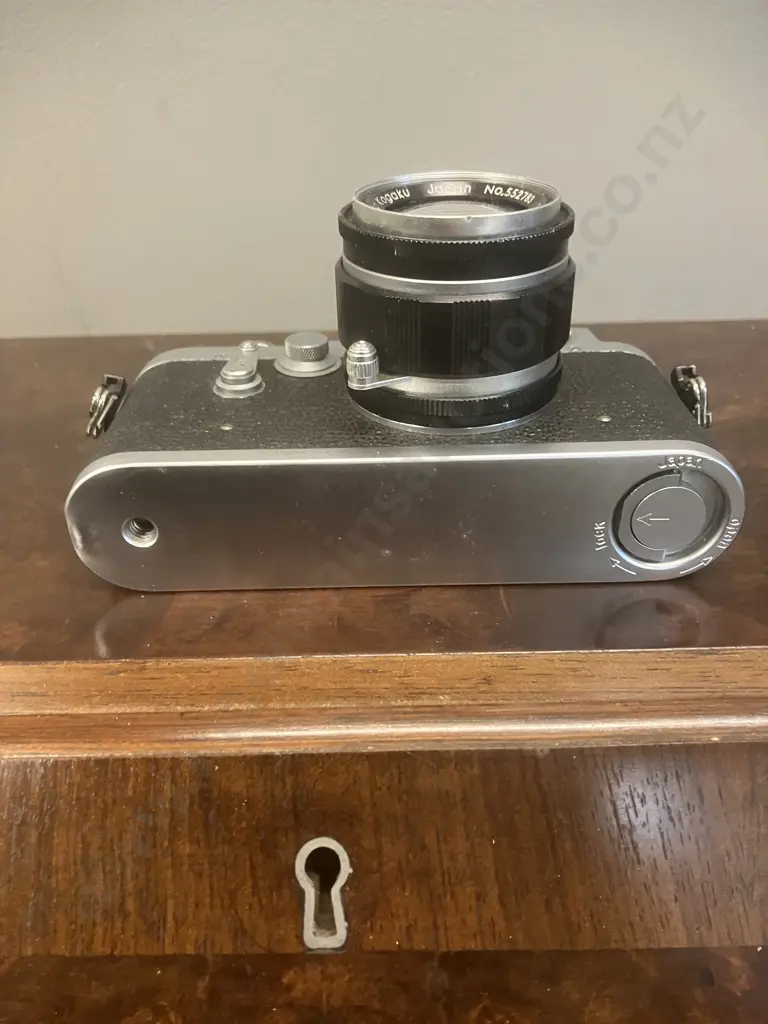Leotax Model TV2/Merit (Japanese Leica Copy) #305677 With & Tokyo Kogaku Topcor-S 1:2 f=5cm Lens #552783 Image 1++