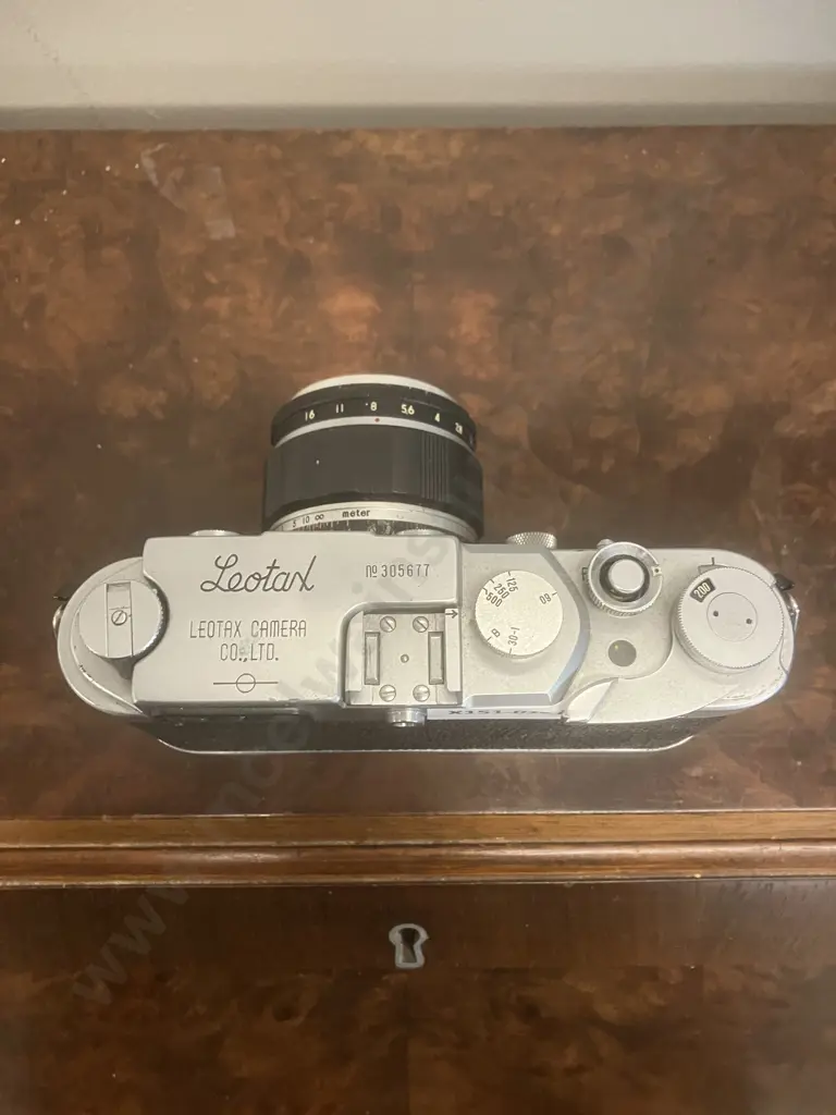 Leotax Model TV2/Merit (Japanese Leica Copy) #305677 With & Tokyo Kogaku Topcor-S 1:2 f=5cm Lens #552783 Image 1++