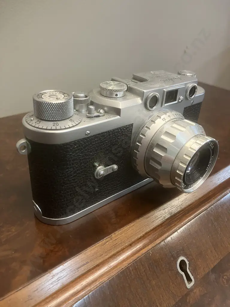 Leotax Model K (Japanese Leica Copy) #25960 With Tokyo Kogaku Rigid Aluminium Topcor 1:3.5 f=5cm Lens #588185 Image 1++