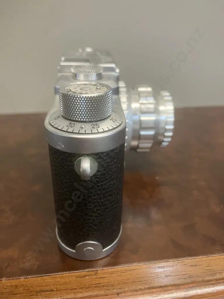 Leotax Model K (Japanese Leica Copy) #25960 With Tokyo Kogaku Rigid Aluminium Topcor 1:3.5 f=5cm Lens #588185 Image 1++