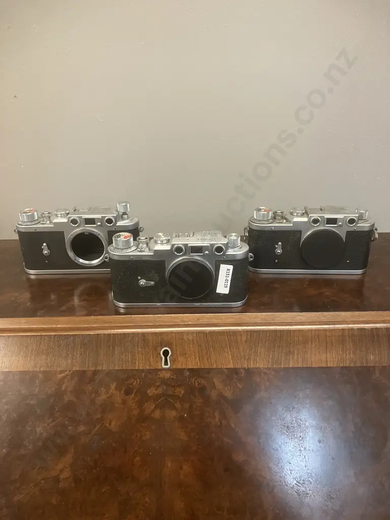 Leotax Model F (Japanese Leica IIIf Copy) #59165 #57660 #57328 Showa Optical Works, Ltd. Circa Mid 1950s Japan Image 1++