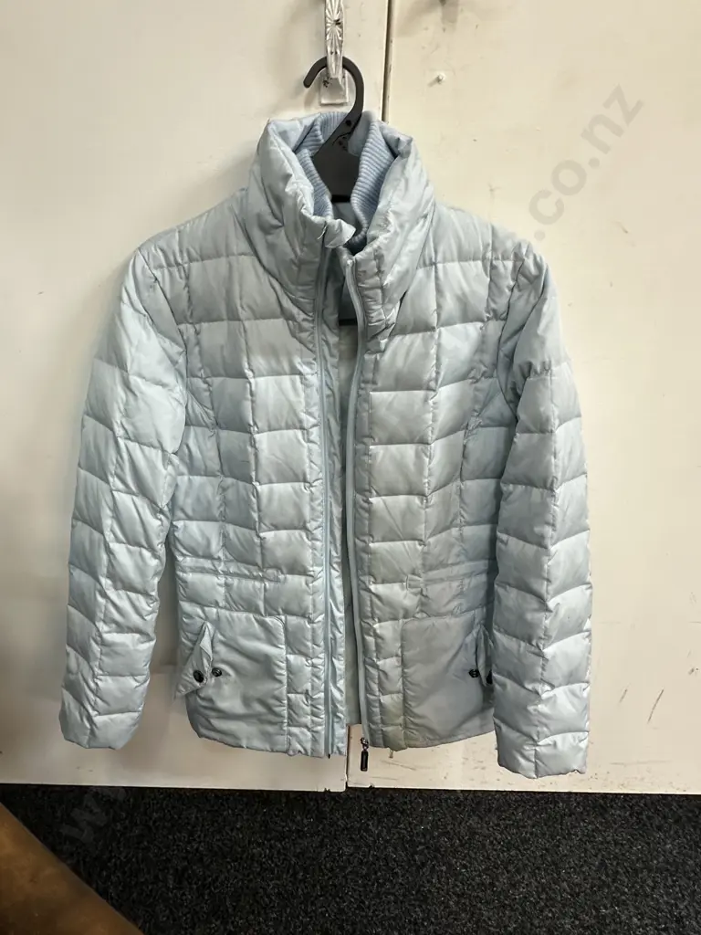 Wild South Size 10 Pale Blue Puffer Jacket  Image 1++