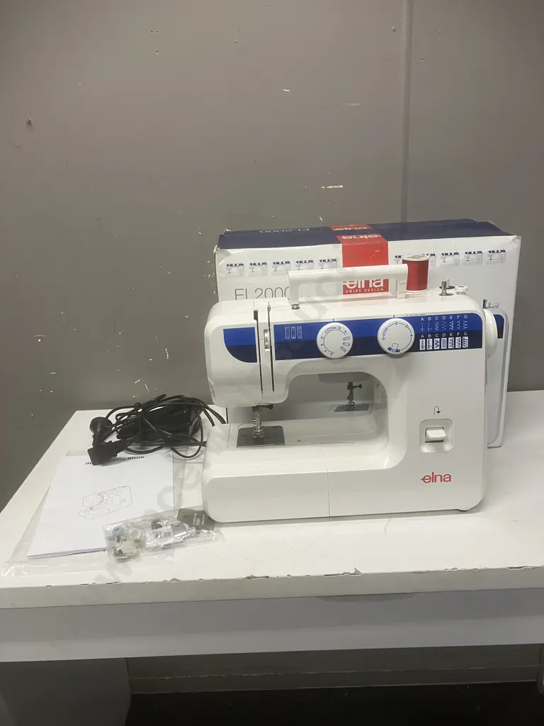 Elna EL2000 Sewing Machine With Manual Image 1++