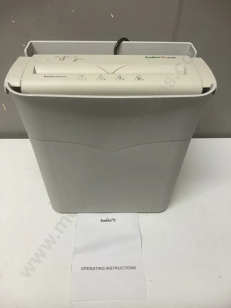 TWIN 1050 Paper Shredder With Manual Image 1++