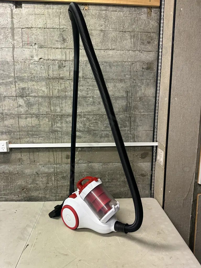 Living & Co Vacuum Cleaner Model LVC1400w Image 1++