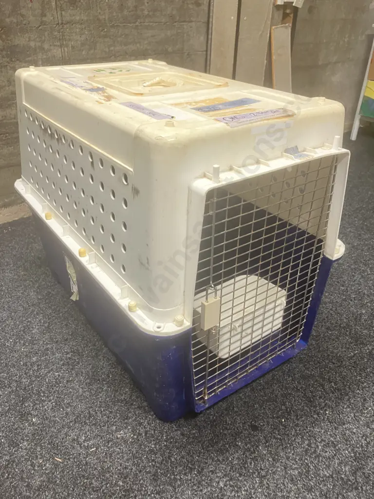 Pet /  Airline Travel Crate. H76 W94 D62cm Image 1++