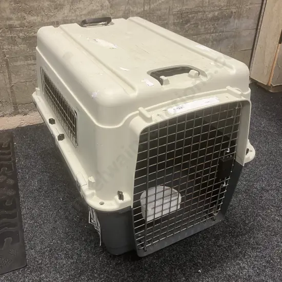Pet / Airline Travel Crate with Removable Wheels. H63 W53 D79cm