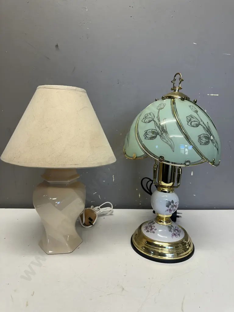 Pair Of Vintage Bedside Table Lamps Image 1++