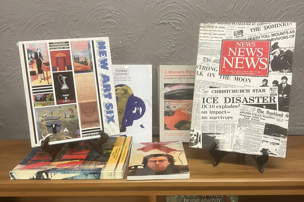 New Art Six Nevill Drury, New Art 1991, News News News 50 Years of History, Women's Picture Book & Others Image 1++