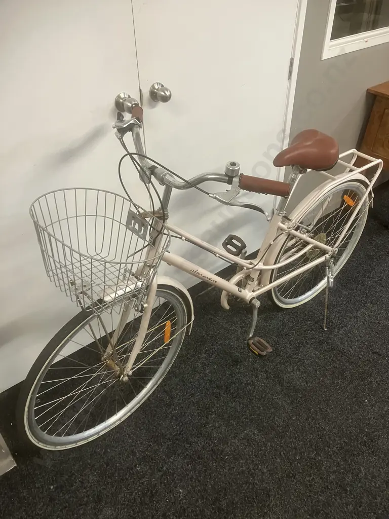 Classique Ladies Cruiser Bike Image 1++