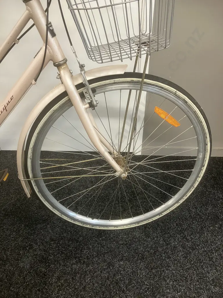 Classique Ladies Cruiser Bike Image 1++
