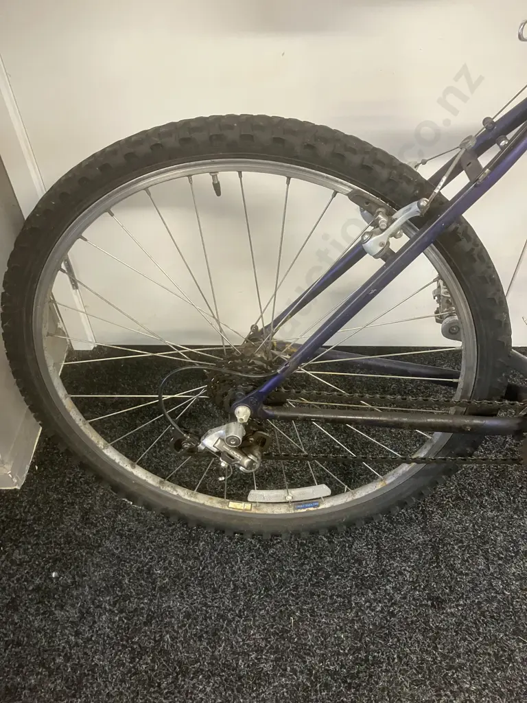 TREK Singletrack 930 Purple & Green Bike Image 1++