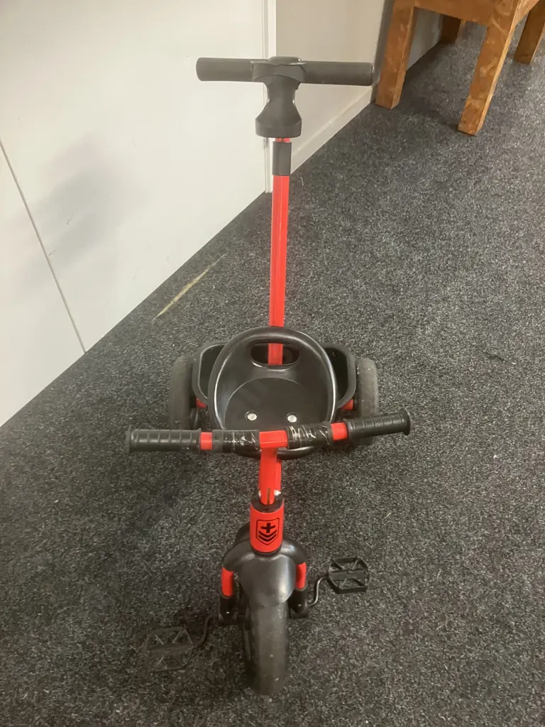 Kids Three Wheel Trike With Push Bar Image 1++