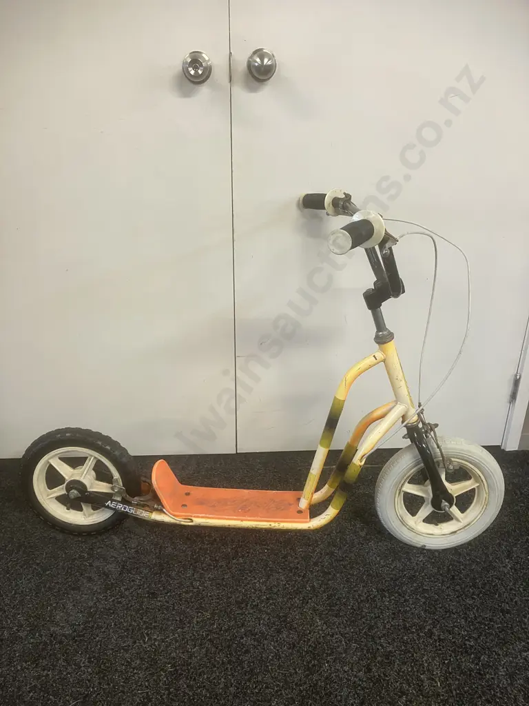Aeroglide Street Force Large Wheel Scooter Image 1++