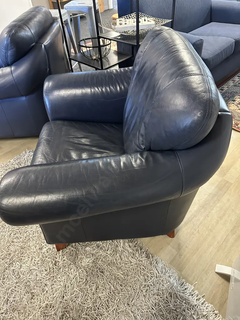 Pair Of Navy Leather Armchairs Rolled Arm Wooden Feet Image 1++