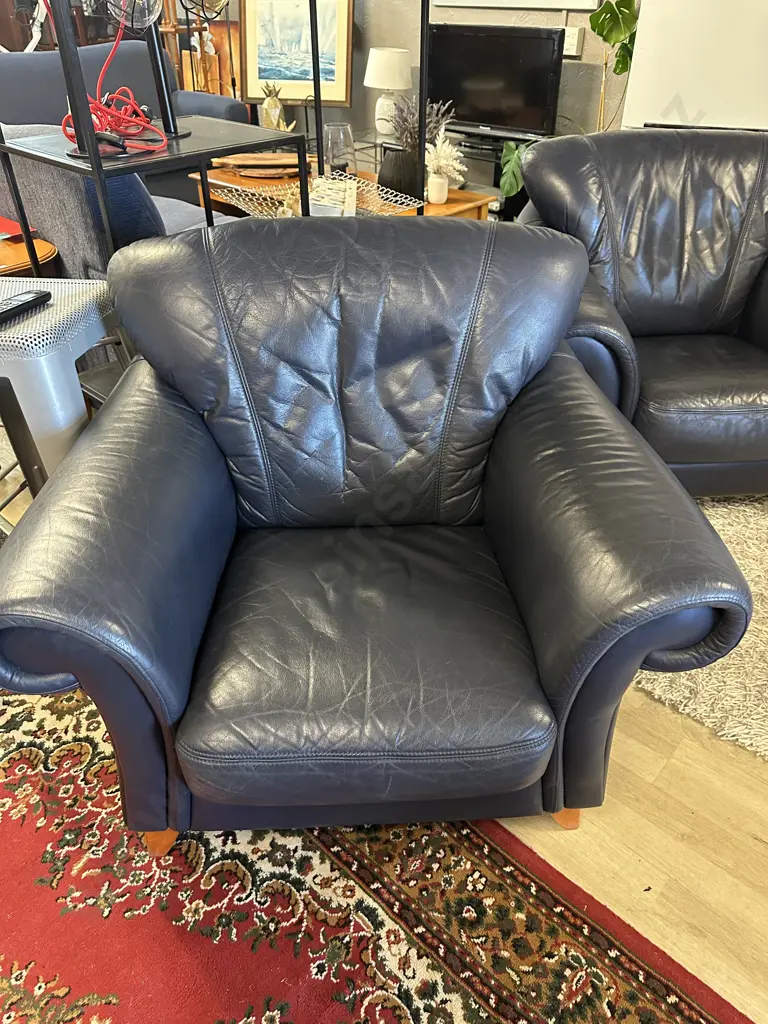 Pair Of Navy Leather Armchairs Rolled Arm Wooden Feet Image 1++