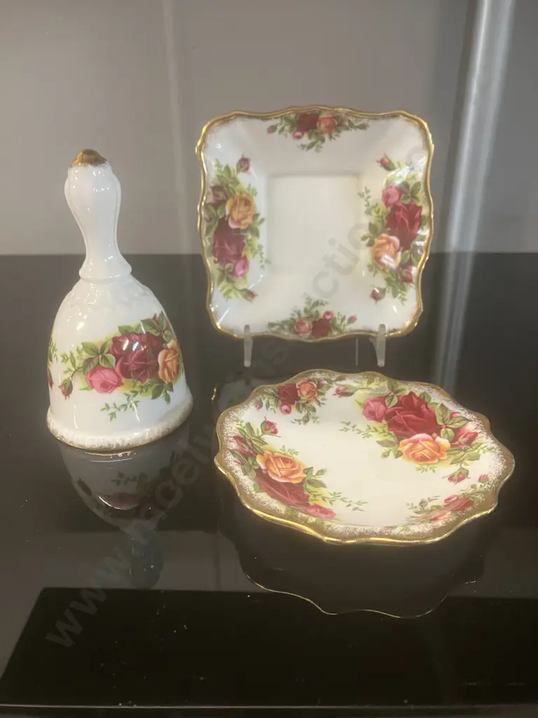 Royal Albert Old Country Roses Bone China Hand Bell, Pin Dish & Square Dish -  Made in England. 1962-1973 Image 1++
