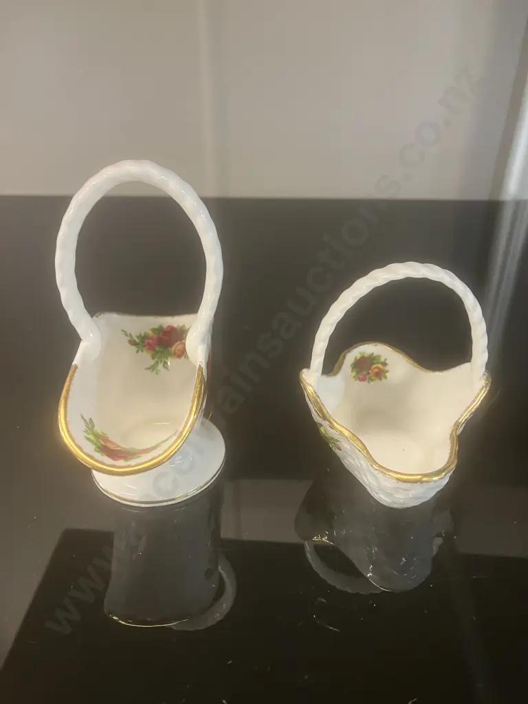 Royal Albert Old Country Roses Bone China Handled Baskets -  Made in England. 1962-1973  & 1973-1993 Image 1++