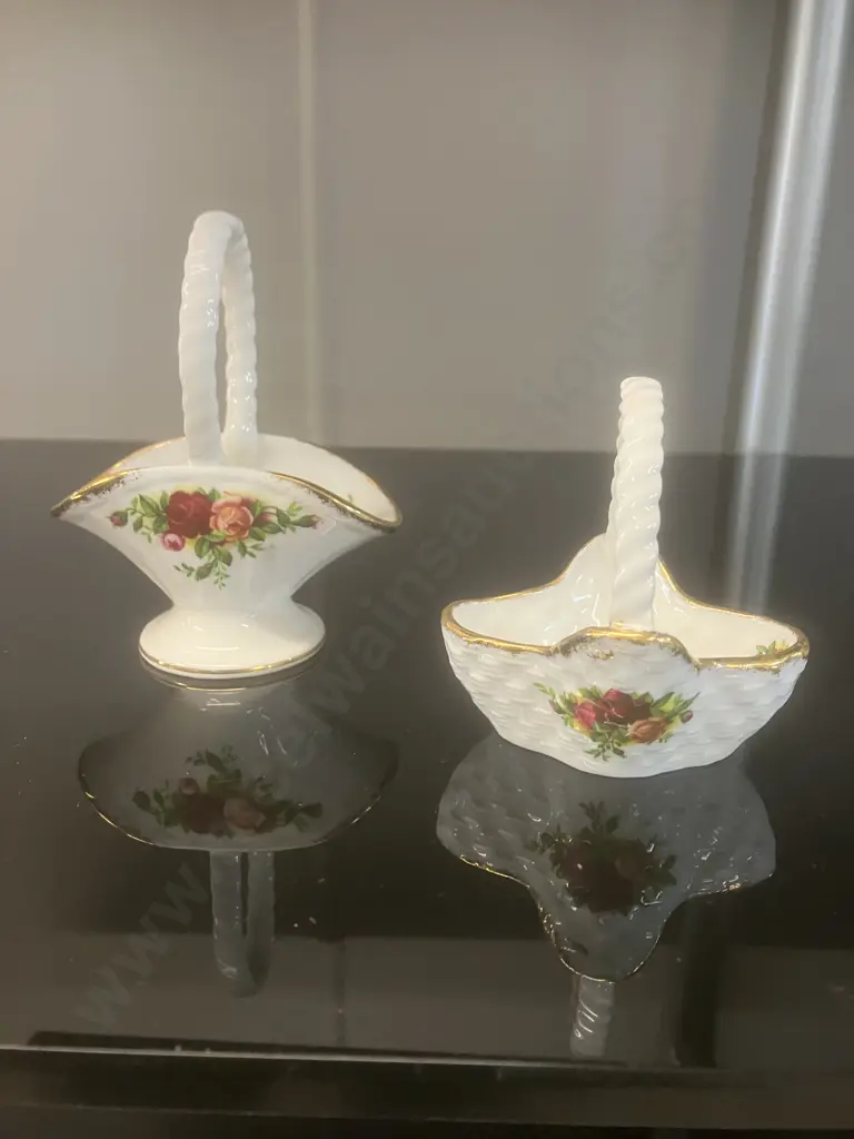 Royal Albert Old Country Roses Bone China Handled Baskets -  Made in England. 1962-1973  & 1973-1993 Image 1++