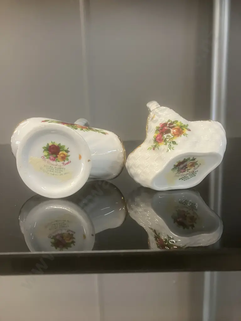 Royal Albert Old Country Roses Bone China Handled Baskets -  Made in England. 1962-1973  & 1973-1993 Image 1++