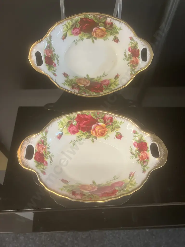 Royal Albert Old Country Roses Bone China Pierced Handled Oval Trinket Dishes -  Made in England. 1962-1973 (1 x AF) Image 1++