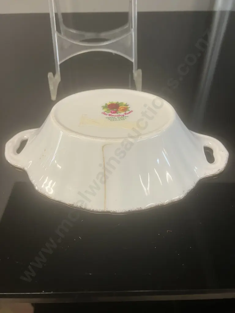 Royal Albert Old Country Roses Bone China Pierced Handled Oval Trinket Dishes -  Made in England. 1962-1973 (1 x AF) Image 1++