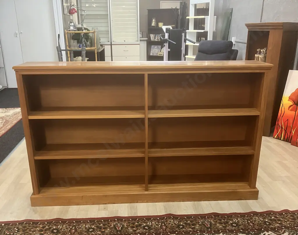 Rimu Bookcase. H101 W170 D31cm Image 1++