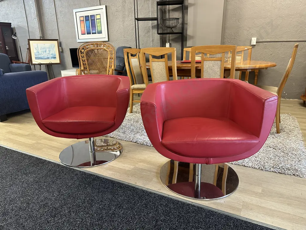 Pair Of Red Leather Tulip Shaped Arm Chairs On Round Chrome Bases W80cm. Image 1++